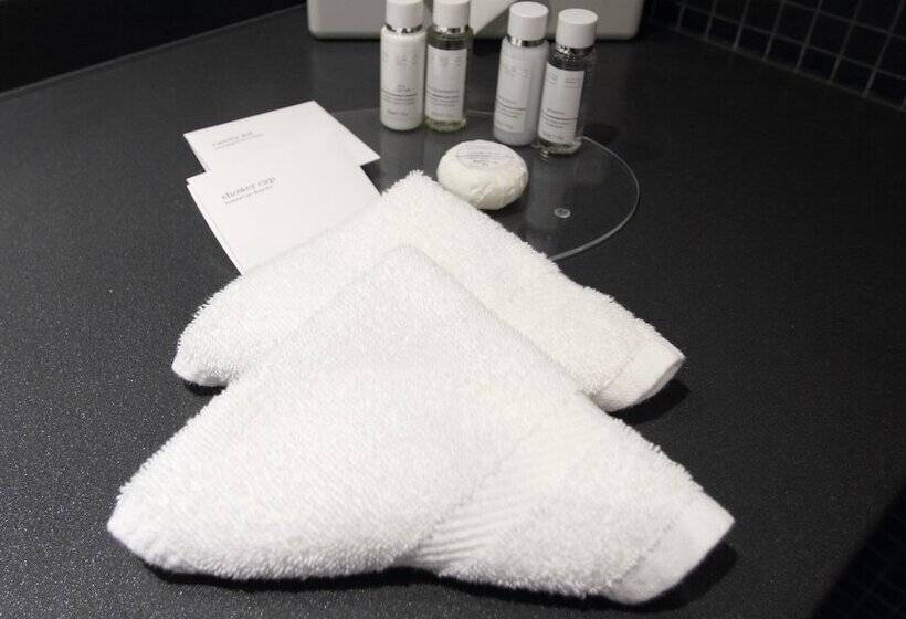 חדר סטנדרט שתי מיטות זוגיות, Crowne Plaza London   Docklands, An Ihg