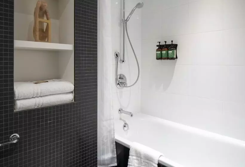 ２ダブルベッドのスタンダードルーム, Crowne Plaza London   Docklands, An Ihg
