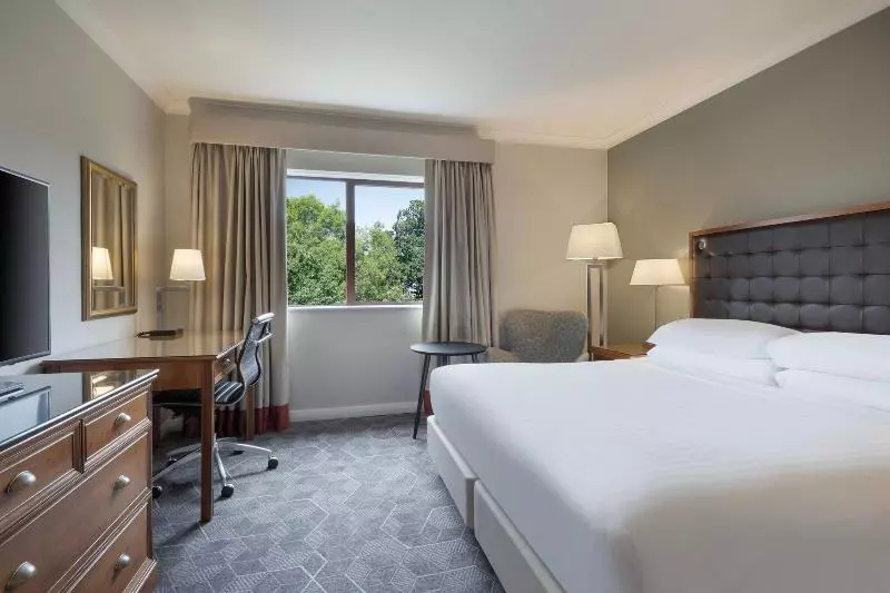 キングサイズベッドのデラックスルーム, Delta Hotels By Marriott Waltham Abbey