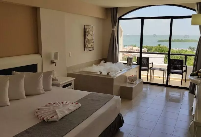 キングサイズベッドのクラブルーム, Golden Parnassus All Inclusive Resort & Spa   Adults Only