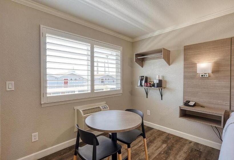 جناح ديلوكس سرير كينج, Harbor House Inn