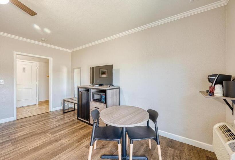 غرفة قياسية, Harbor House Inn