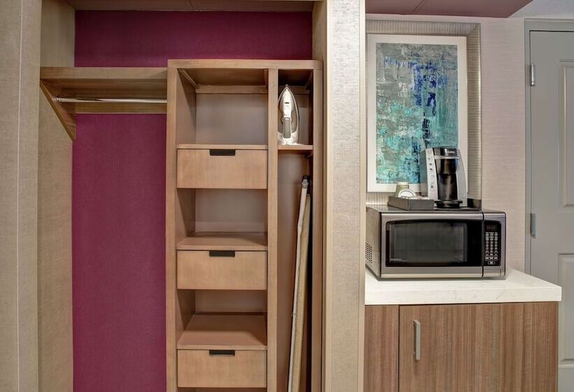 غرفه قياسيه سريرين مزدوجين, Hilton Garden Inn Kansas City