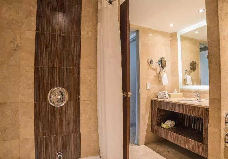 Standard-huone King-vuode, Holiday Inn Guadalajara Select, An Ihg
