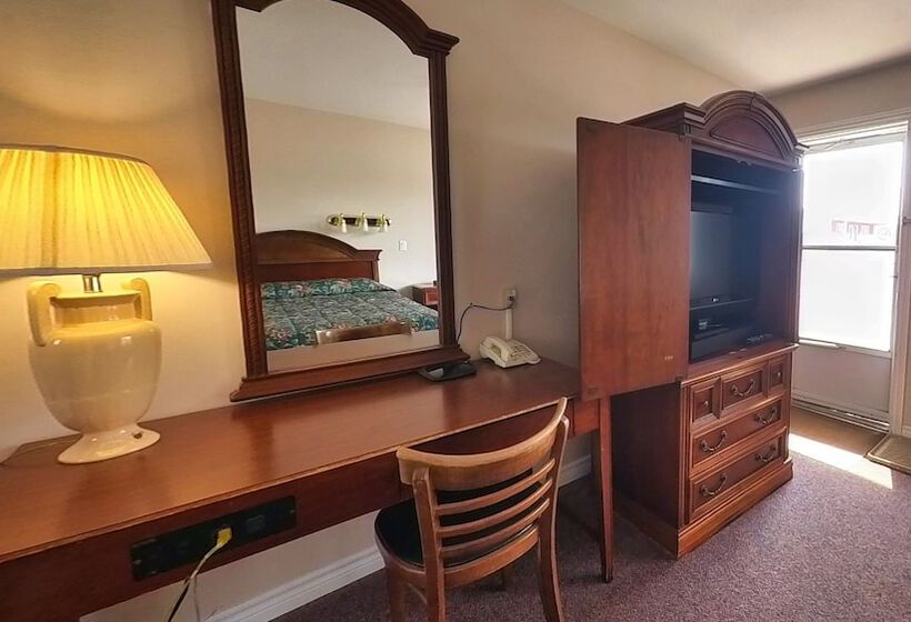 标准间带双人床, Maple Leaf Inn