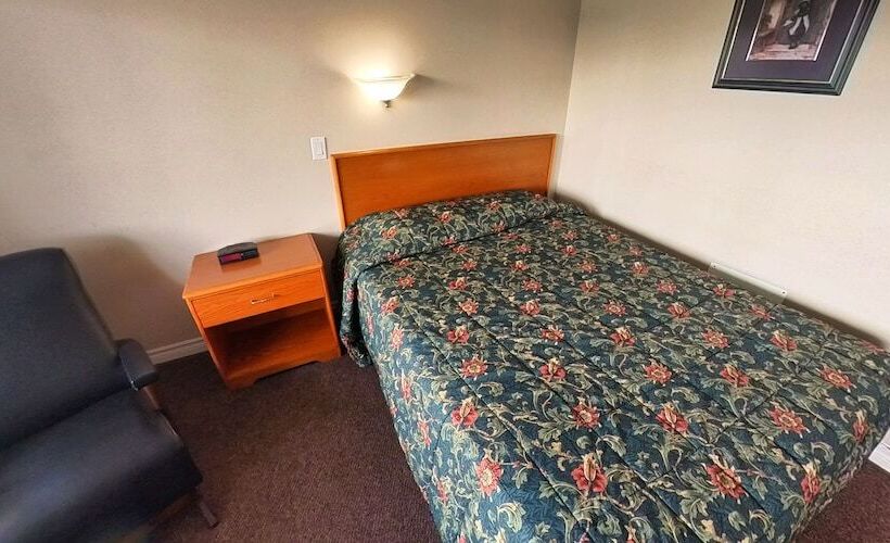 标准间带双人床, Maple Leaf Inn