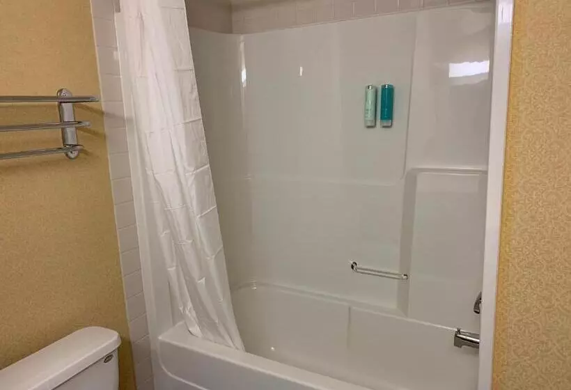 سوییت, Merit Hotel & Suites