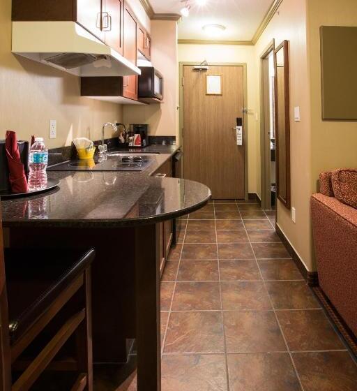 جناح, Merit Hotel & Suites