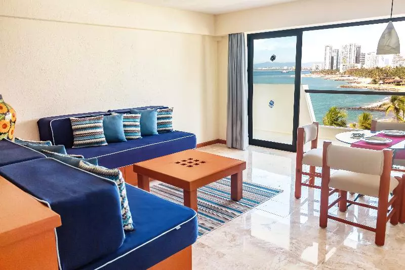 スイート, Plaza Pelicanos Grand Beach Resort All Inclusive