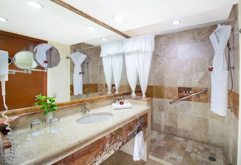 Люкс, Plaza Pelicanos Grand Beach Resort All Inclusive