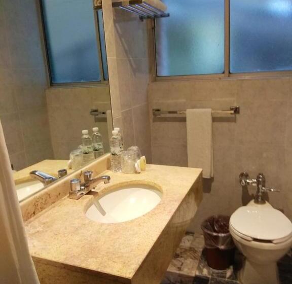 ベーシックルーム, Sevilla