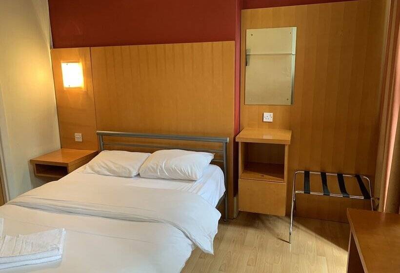 Номер Стандарт, Berkeley Court