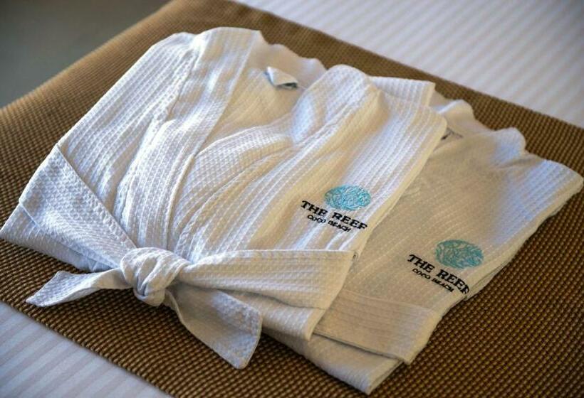 프리미엄 룸 측면 바다 전망, The Reef Coco Beach