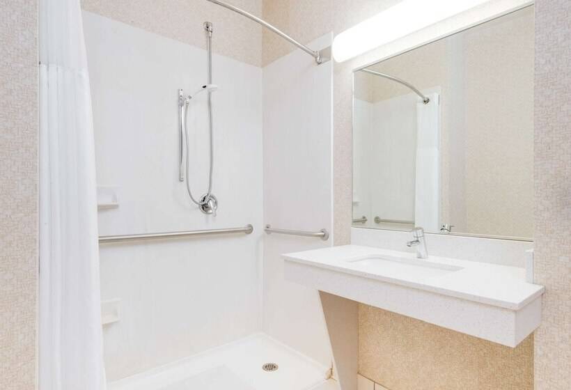 Номер Deluxe Адаптированный для Инвалидов, Wingate By Wyndham Gillette Near Camplex