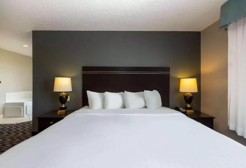 デラックススイート, Wingate By Wyndham Gillette Near Camplex