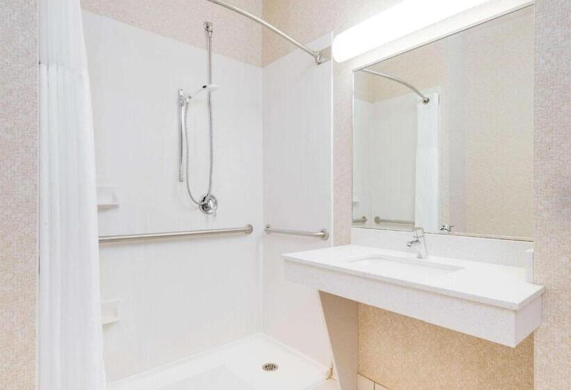 Номер Deluxe Адаптированный для Инвалидов, Wingate By Wyndham Gillette Near Camplex