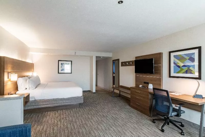 障害者適応デラックスルーム, Wingate By Wyndham Gillette Near Camplex