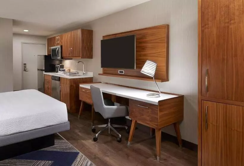 キングサイドベッドのスタンダードワンルーム, Four Points By Sheraton Vaughan