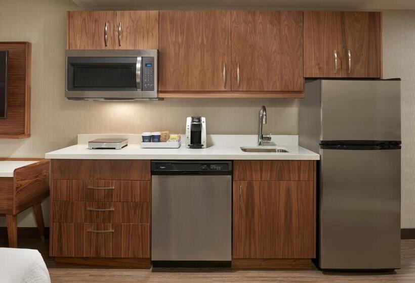 استودیوی استاندارد, Four Points By Sheraton Vaughan