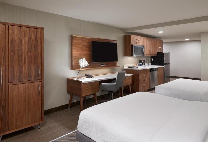 スタンダードスタジオ, Four Points By Sheraton Vaughan