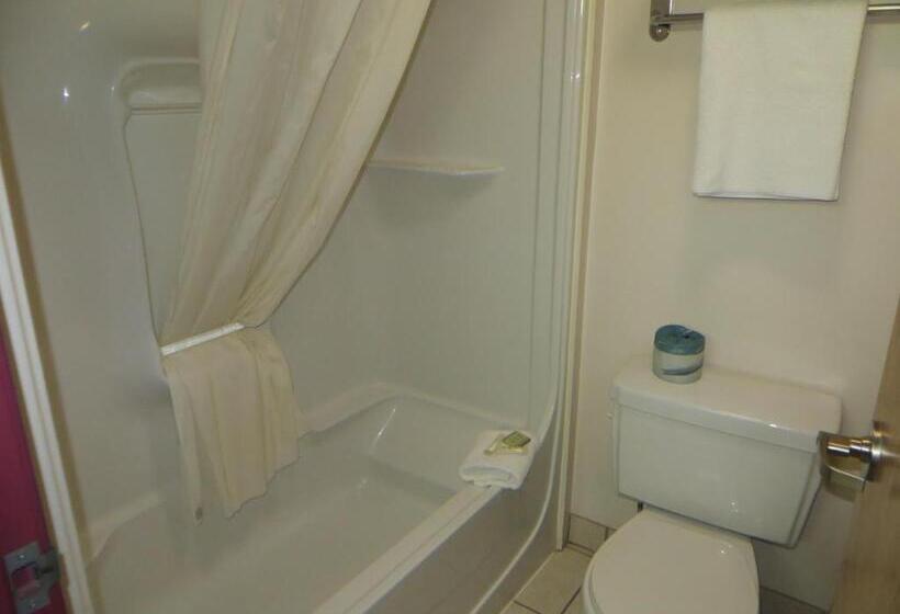 חדר סטנדרט, Super 8 By Wyndham Edmonton/west