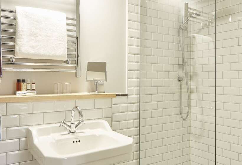 Номер Superior, The Bear Hotel By Greene King Inns