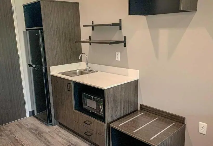 اتاق لوکس چهار تخته, Studio 6 North Platte East