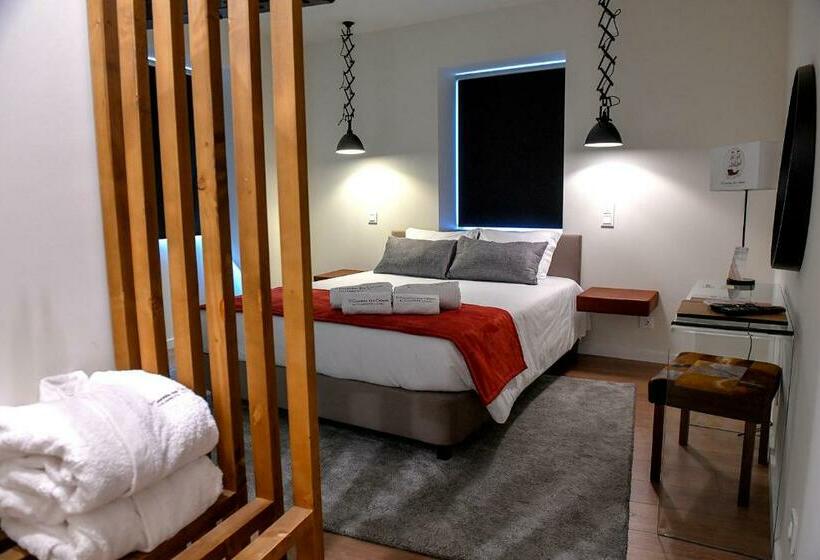 スタンダードルーム, O Cantinho Dos Cabrais