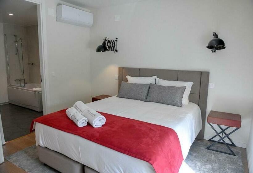 スタンダードルーム, O Cantinho Dos Cabrais