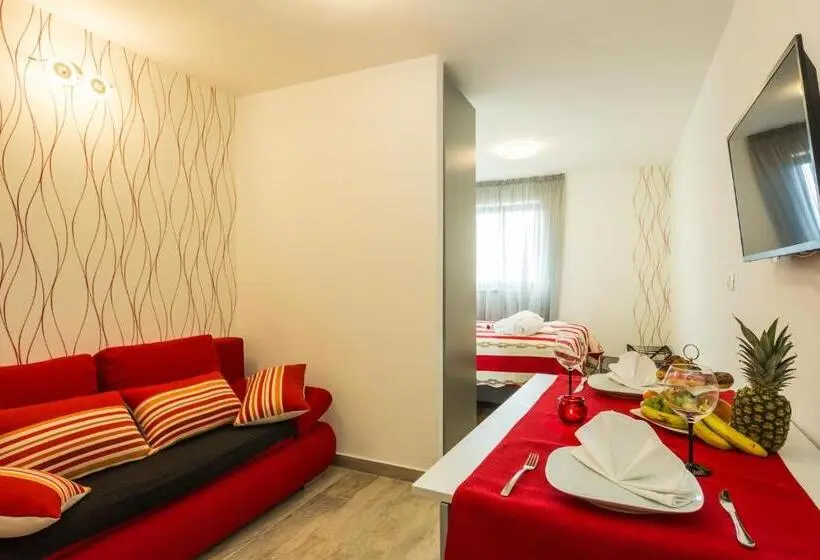 デラックススタジオ, Aparthotel Gimi