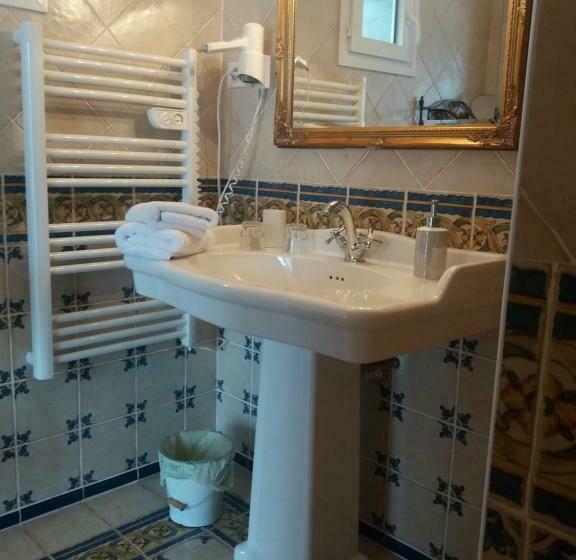 غرفة ديلوكس مطلة على الجبل, Chambres D Hôtes Les Iris