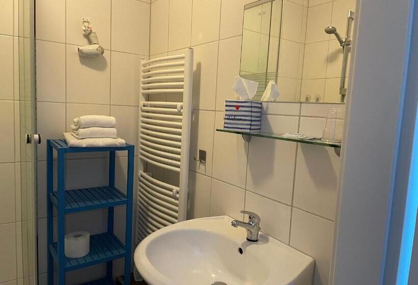 标准单人间, Casalino