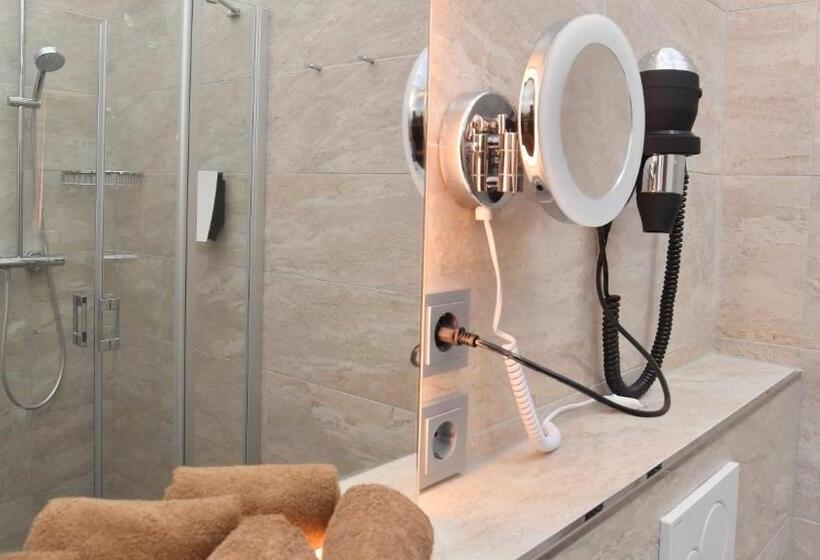 דירת חדר, Der Ochsen