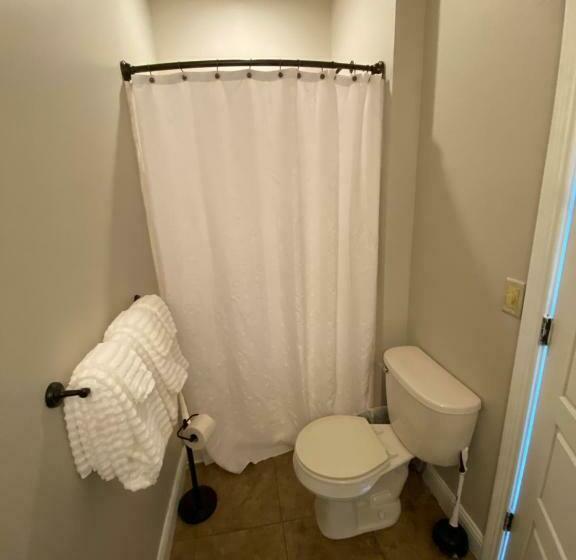 스탠다드 룸, Twin Lakes Creamery, Grill & Inn