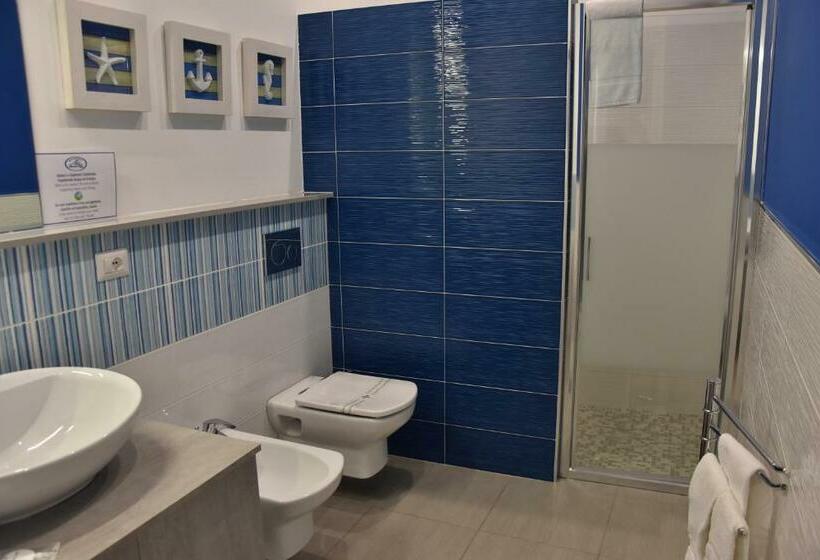 标准三人间, B&b Marina Blu