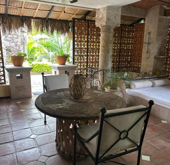 Люкс с Бассейном, Casa Miura Hotel Boutique