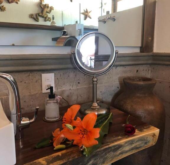 Suite with lake view, Casa Miura Hotel Boutique