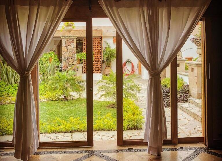 Люкс Вид на Сад, Casa Miura Hotel Boutique