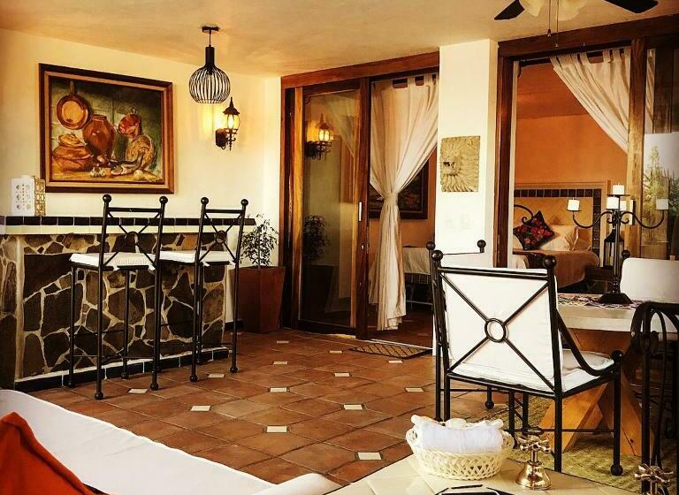 Люкс с Бассейном, Casa Miura Hotel Boutique