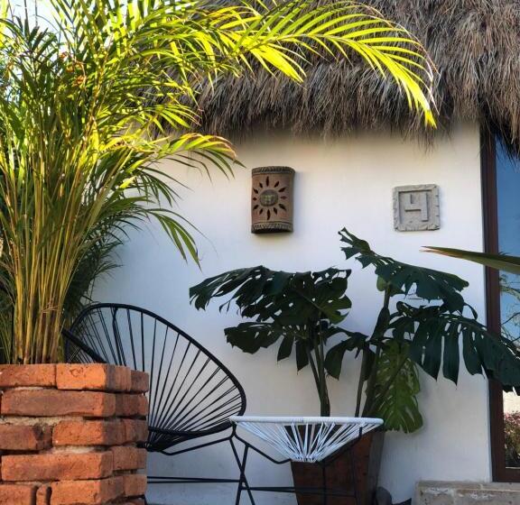 Люкс Deluxe Кровать Кинг, Casa Miura Hotel Boutique