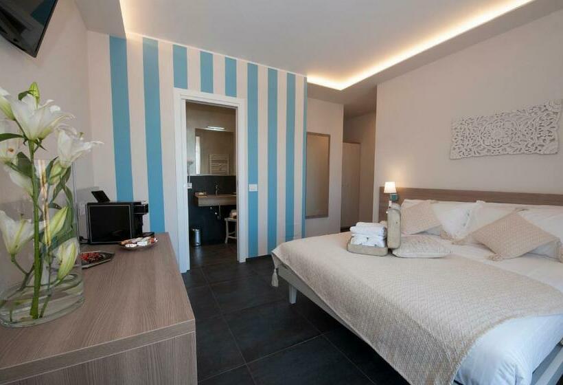 Номер Стандарт с Балконом, Brichett Deluxe Rooms