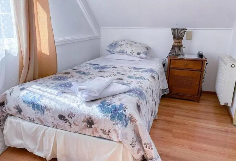 اتاق استاندارد یک نفره, Hostal Alcala