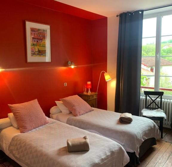 غرفة قياسية ثلاثية مطلة علي الحديقة, Maison Graciateguy