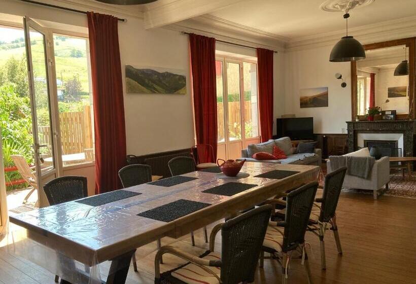 غرفة ديلوكس مزودة بشرفة, Maison Graciateguy