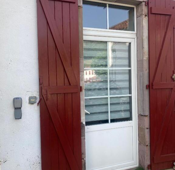 شقة غرفة واحدة مزودة بتراس, Maison Graciateguy