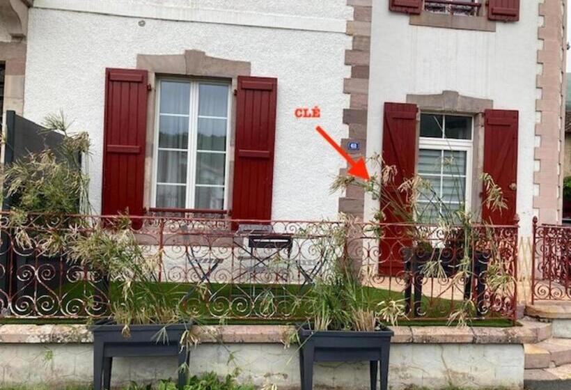 غرفة قياسية مطلة على الجبل, Maison Graciateguy