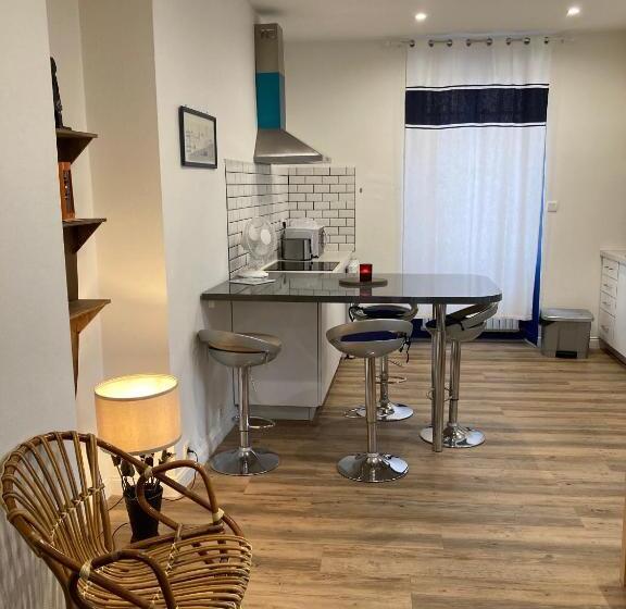 شقة غرفة واحدة مزودة بتراس, Maison Graciateguy