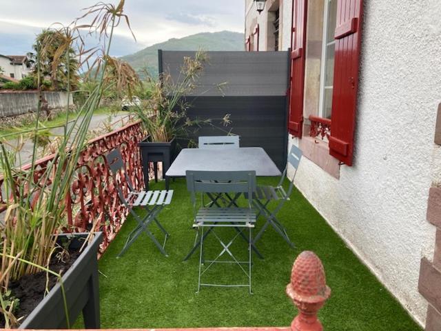 غرفة قياسية مطلة على الجبل, Maison Graciateguy