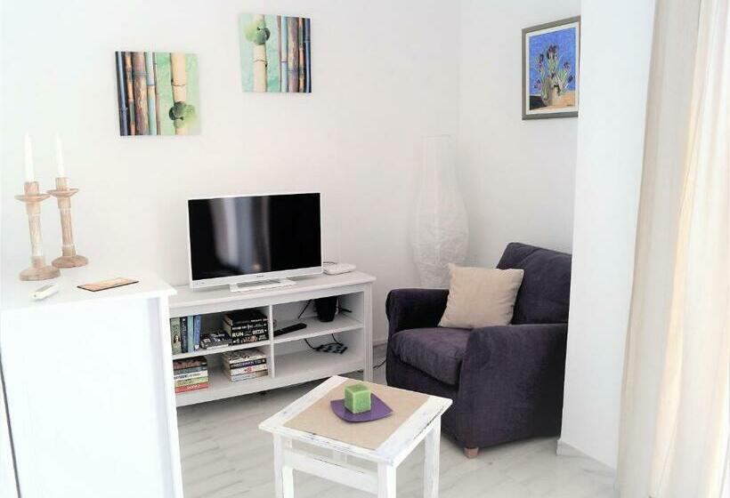 Havuz Manzaralı 1 Yatak Odalı Daire, Bungalow Playa D Or, 2