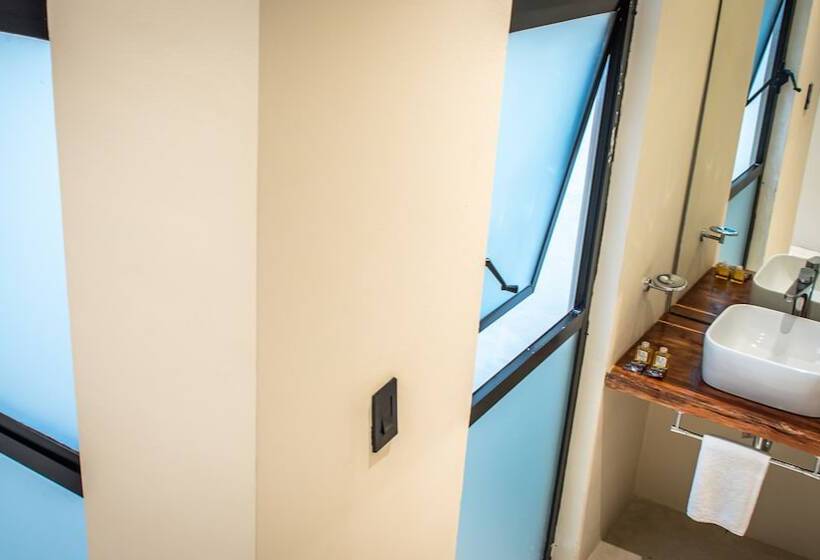 四人豪华间, Moonshine Tulum Hotel & Hostel